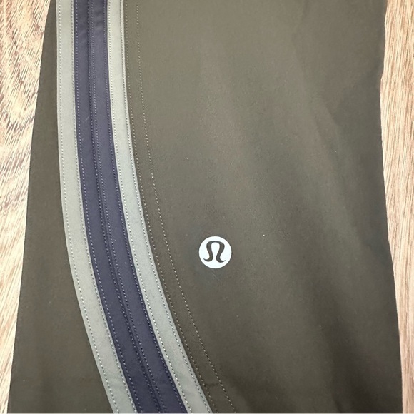 Lululemon Run Crew Tight Olive 28” size 10 - Picture 9 of 10